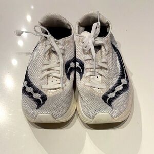 Saucony Endorphine W Size 7.5